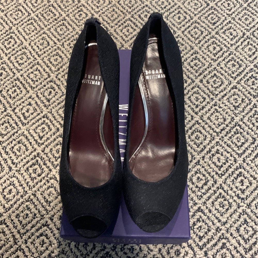 3” heel peep toe pumps. Excellent condition.